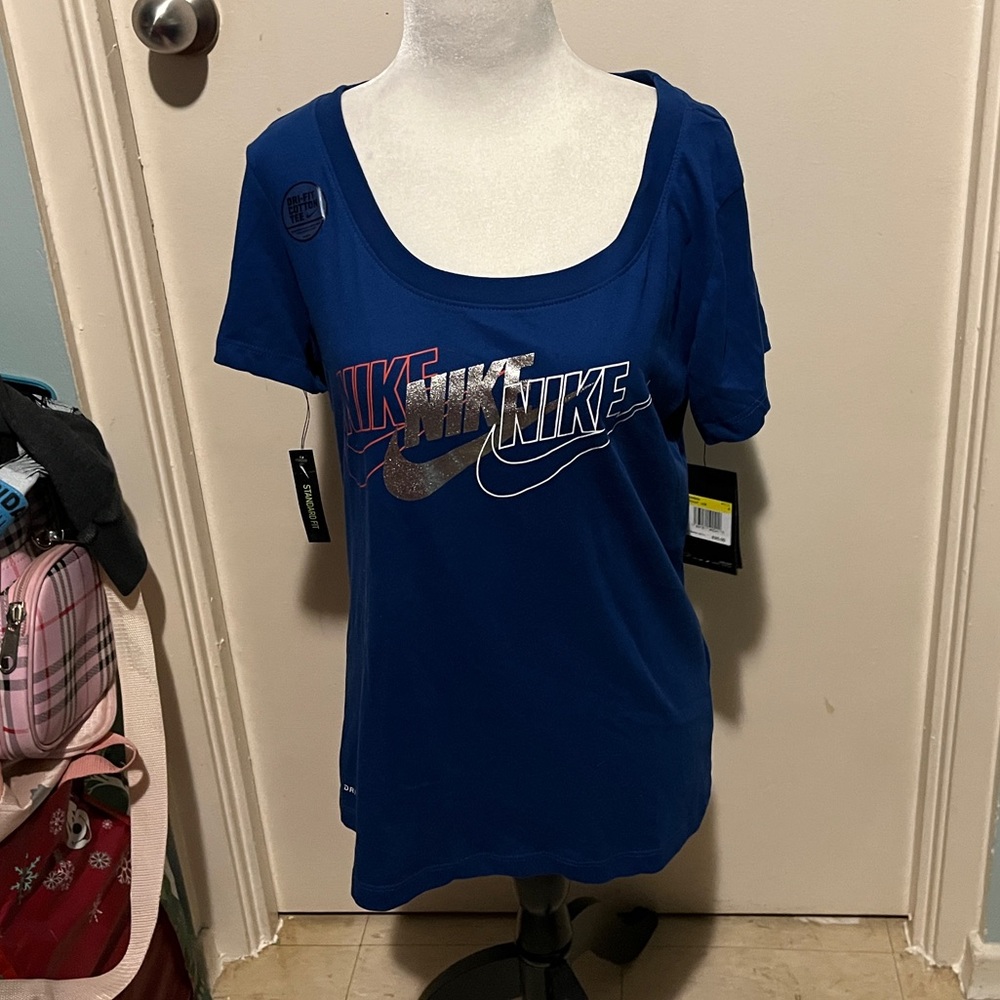 BNWT NIKE DRI-FIT STANDARD FIT TEE - Picture 5 of 12